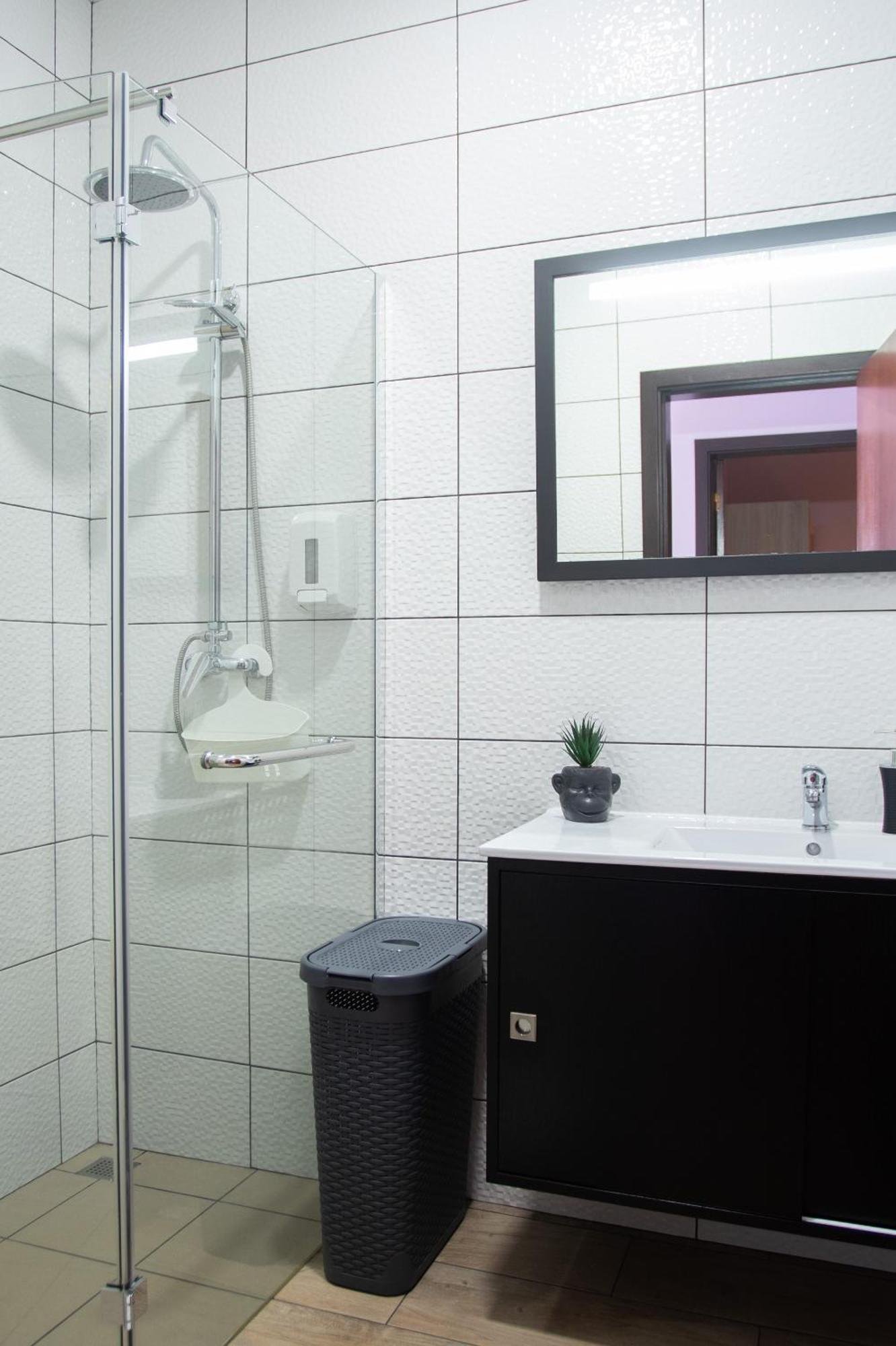 Village Center Two Bedroom Apartment Порто Мониз Екстериор снимка