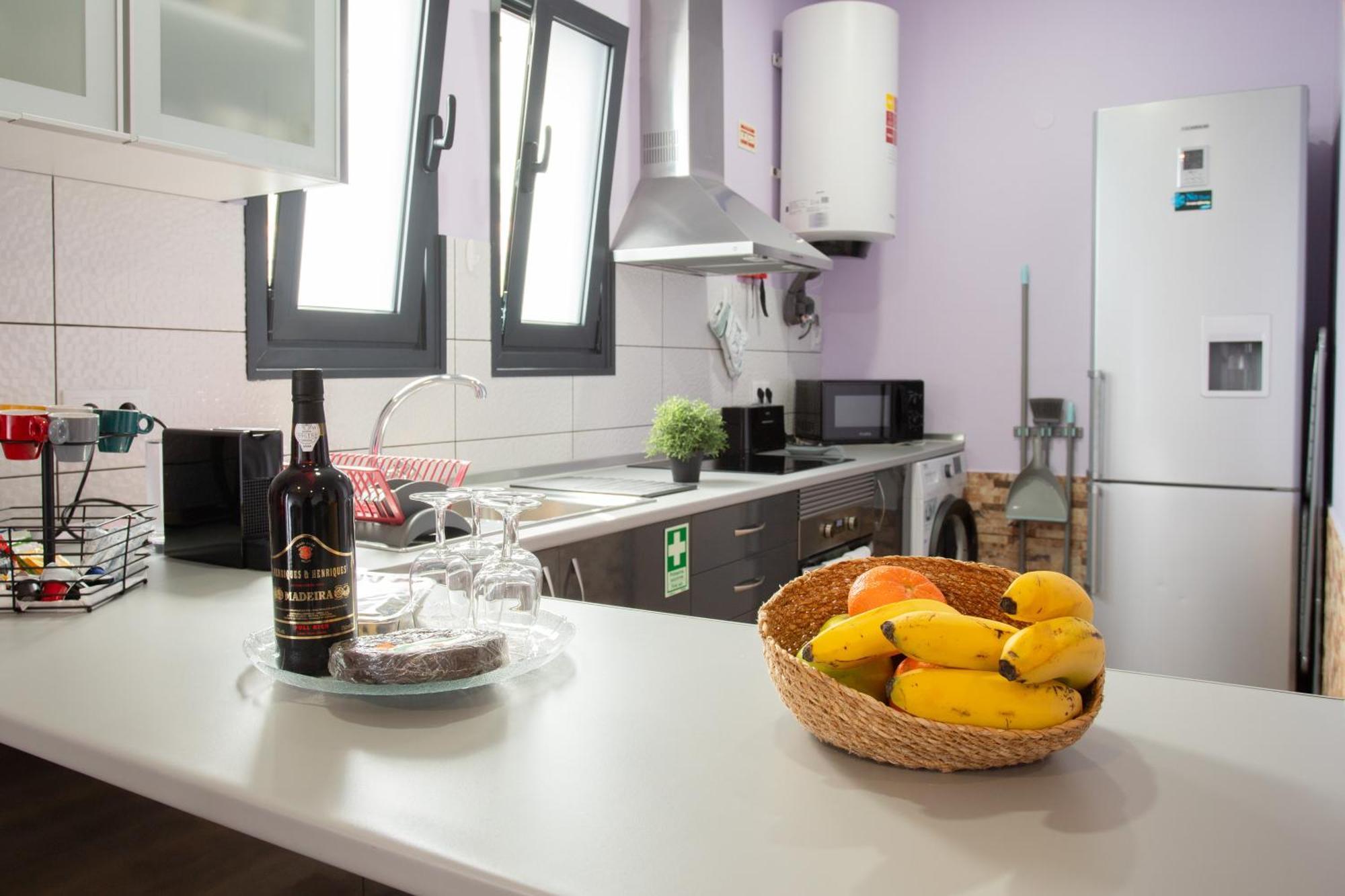 Village Center Two Bedroom Apartment Порто Мониз Екстериор снимка