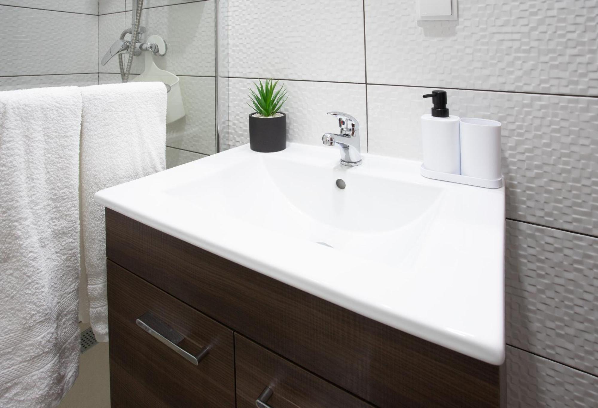 Village Center Two Bedroom Apartment Порто Мониз Екстериор снимка